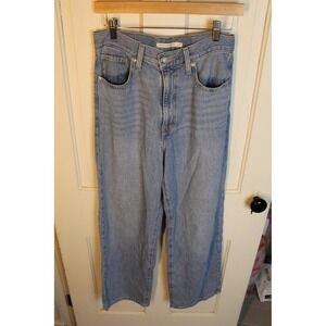 Levi Strauss High Waisted Straight Leg Light Wash Denim Jeans Women's Size 27
